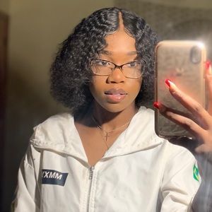 Meet your Posher, Angie